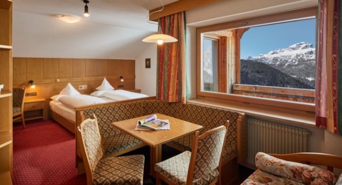 Pension Angelo, La Villa & Corvara ski chalet, image 2